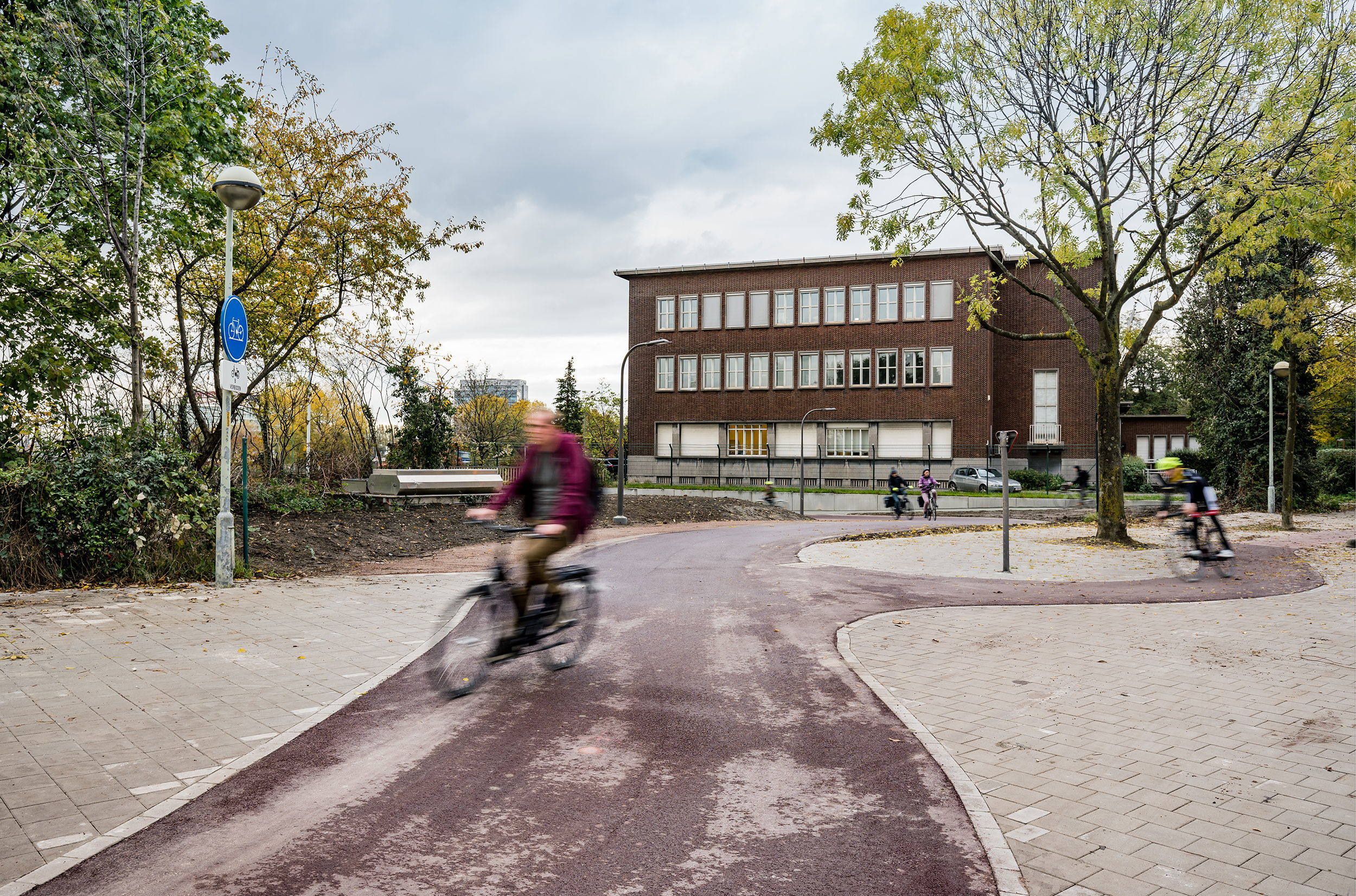 Aansluiting van het Ringfietspad op de Collegelaan.