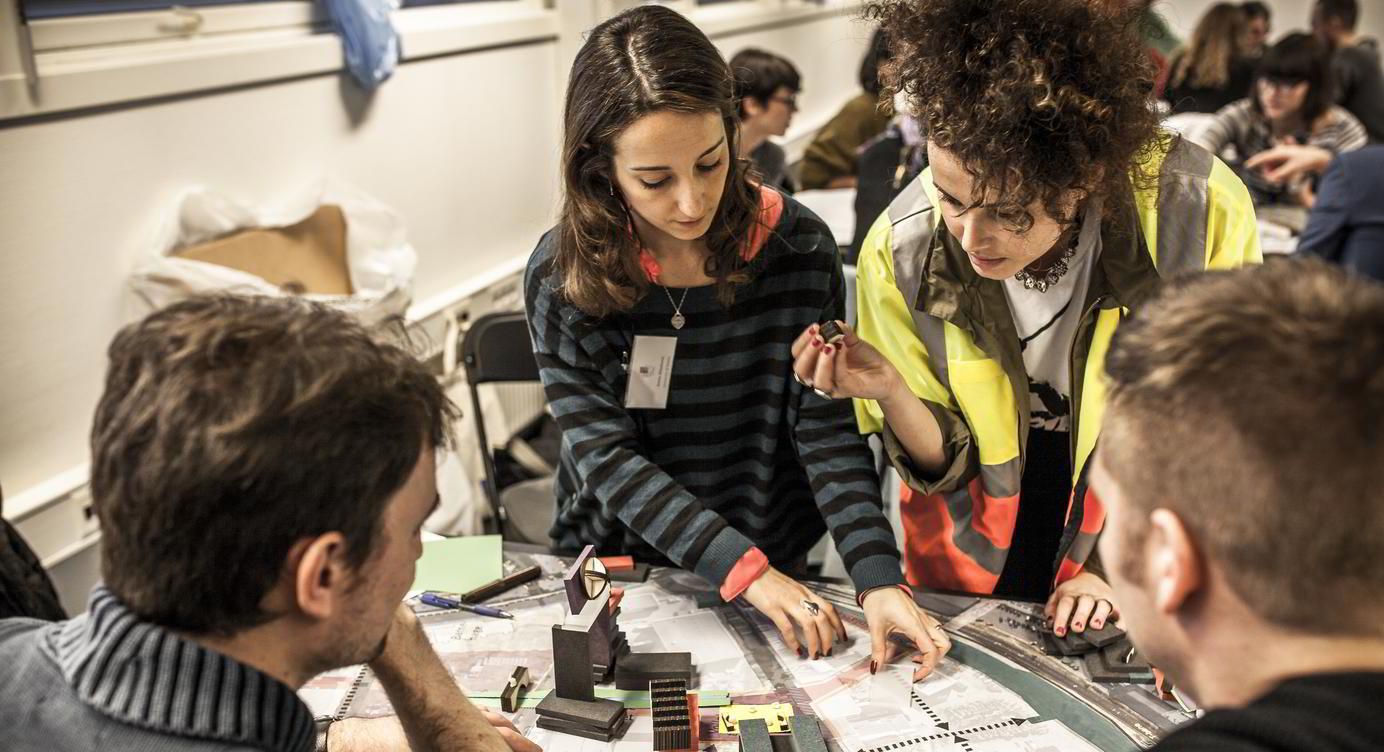 Het team van Oslo maakte van de bijeenkomst gebruik om de buurtbewoners uit te nodigen voor een workshop.