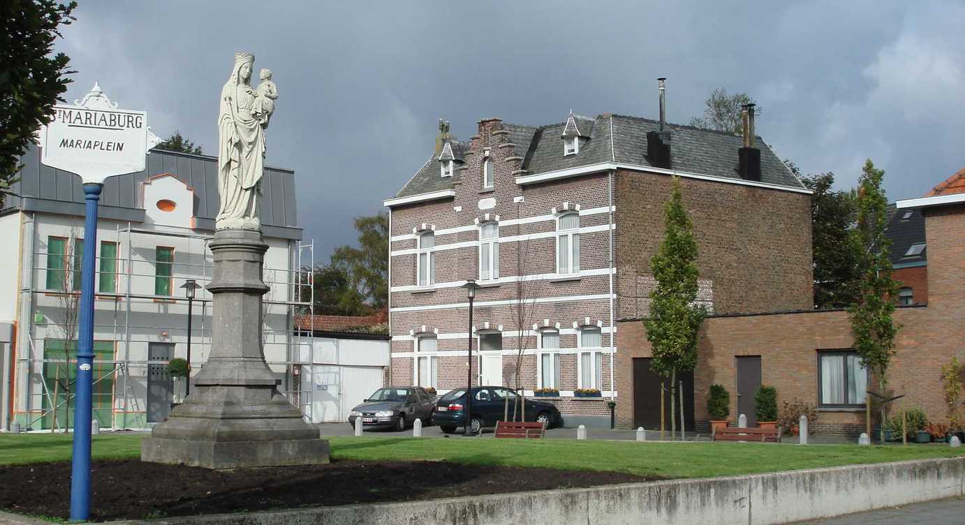 Het Mariaplein in de wijk Mariaburg, waar het cultuurhistorisch erfgoed duidelijk zichtbaar is.