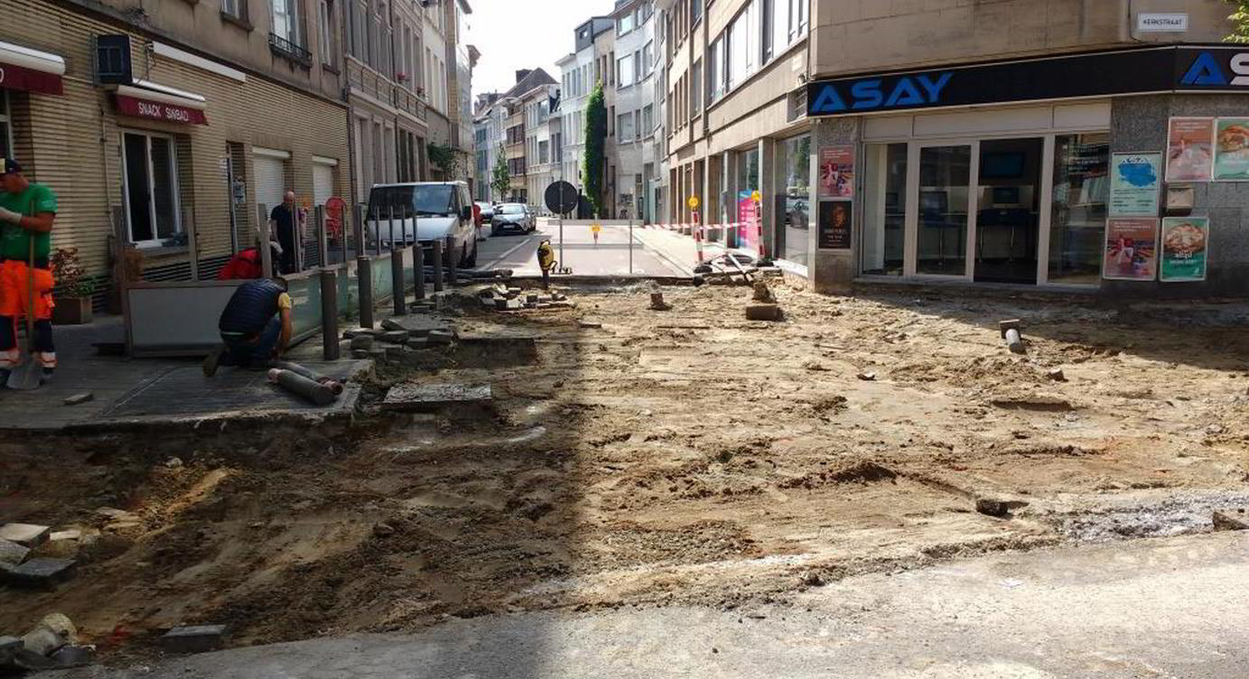 De eerste werken in de Kerkstraat zijn van start gegaan met de heraanleg van het kruispunt met de Van der Keilenstraat.