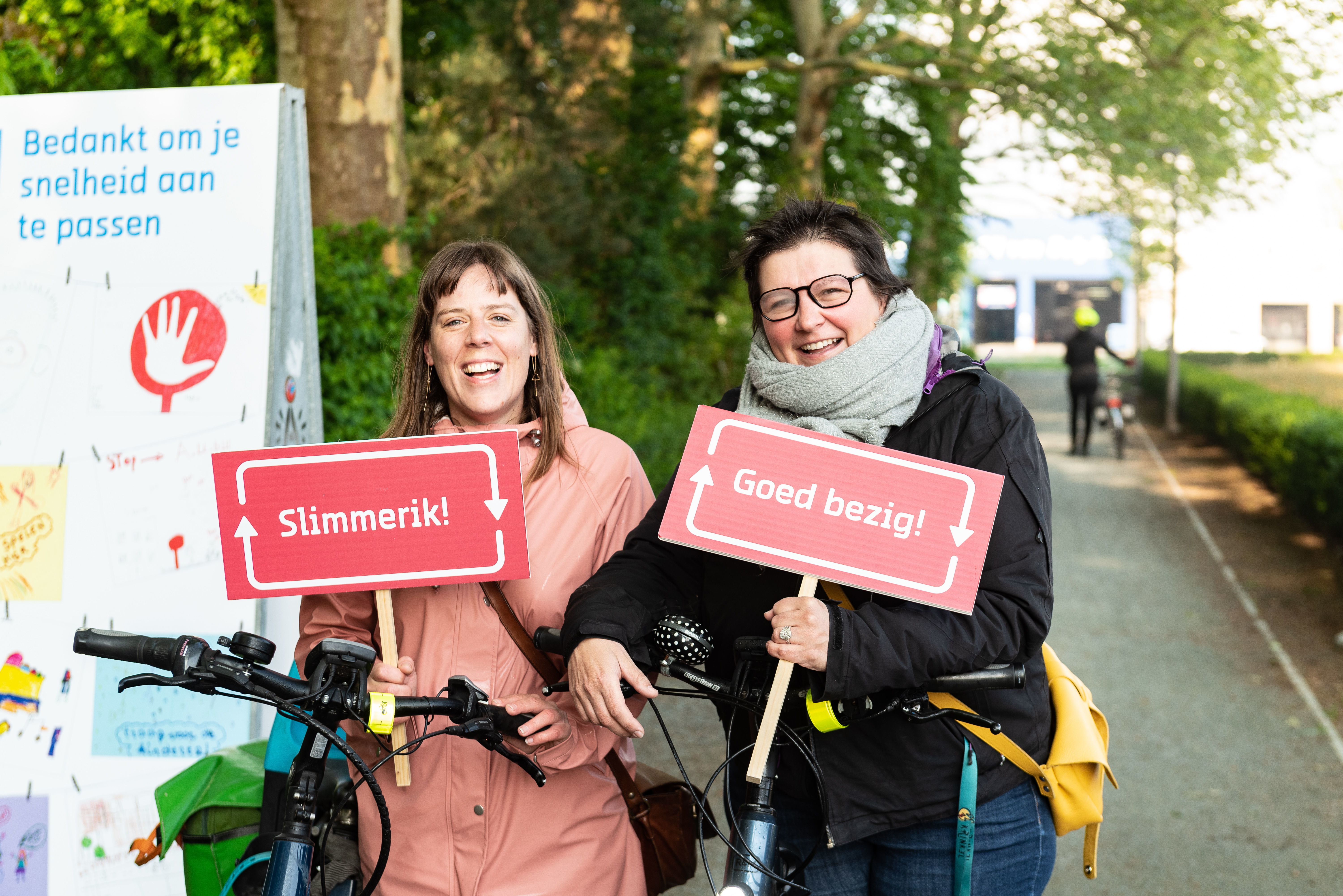 Fietsveiligheidsactie in Luchtbal-Noord. Bedankt aan alle fietsers om hun snelheid aan te passen.