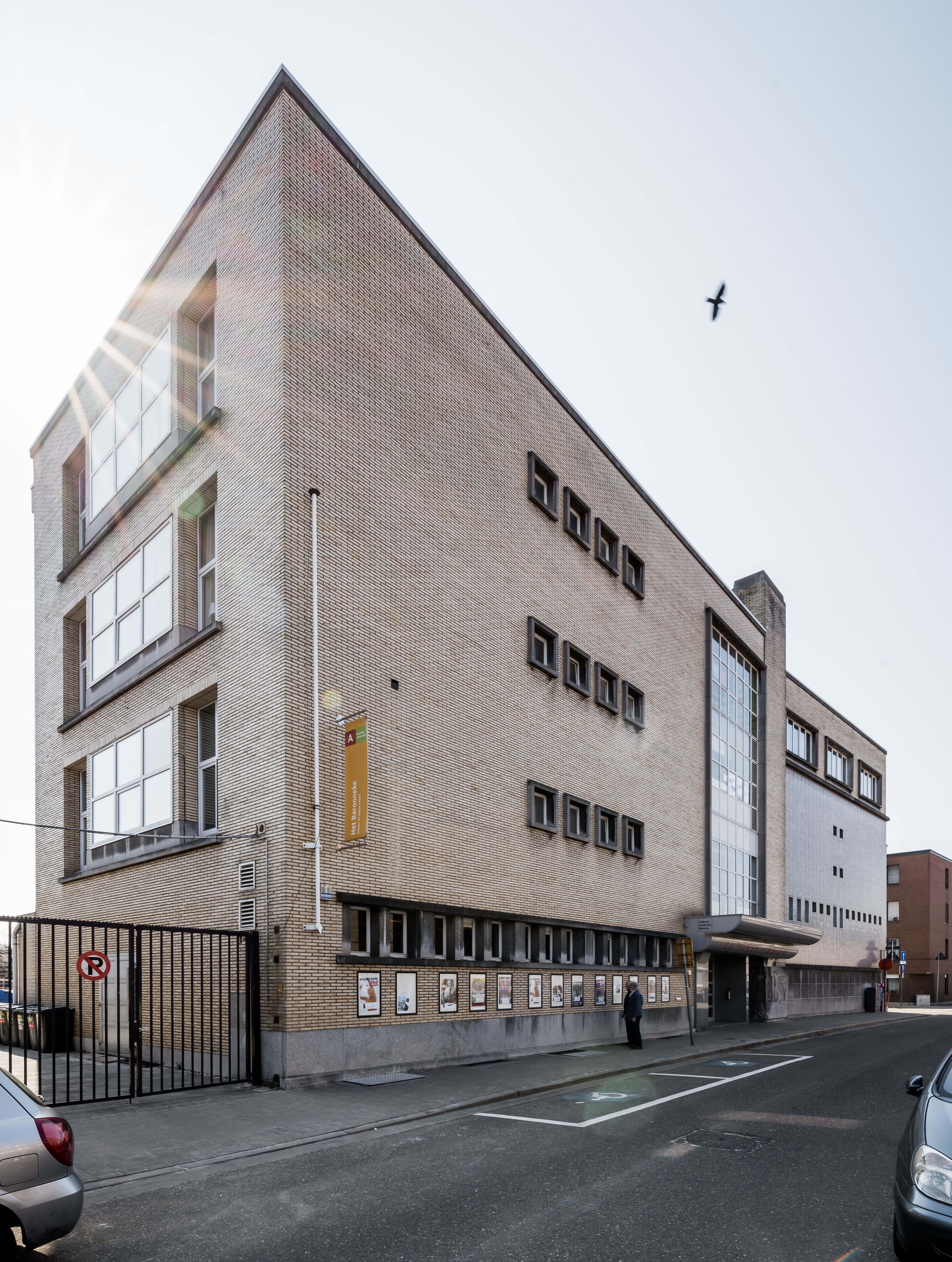 Modernistische architectuur in Deurne.
