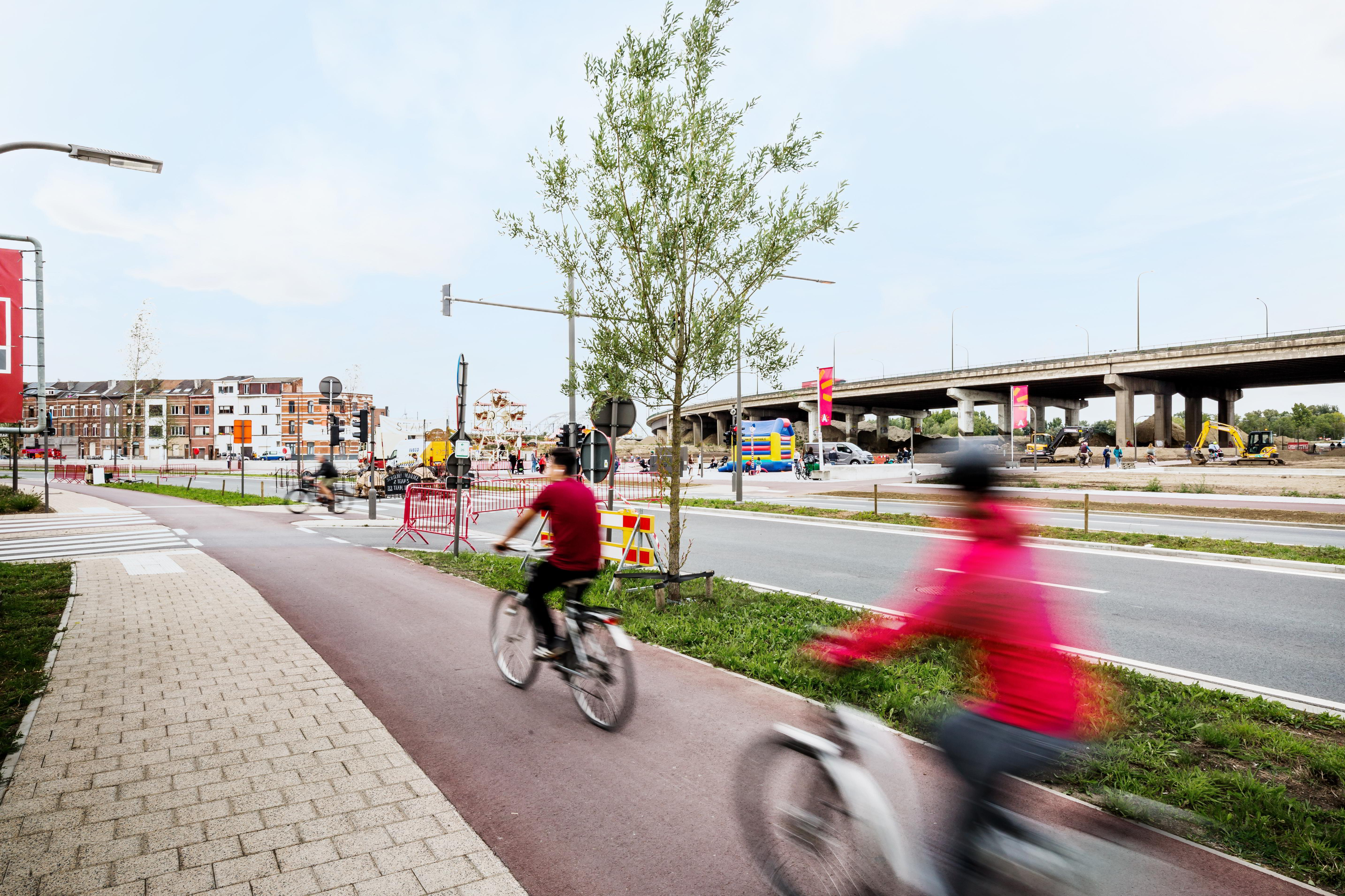 Aansluiting van de Slachthuislaan op de IJzerlaan, beide hebben nu brede en comfortabele fietspaden.