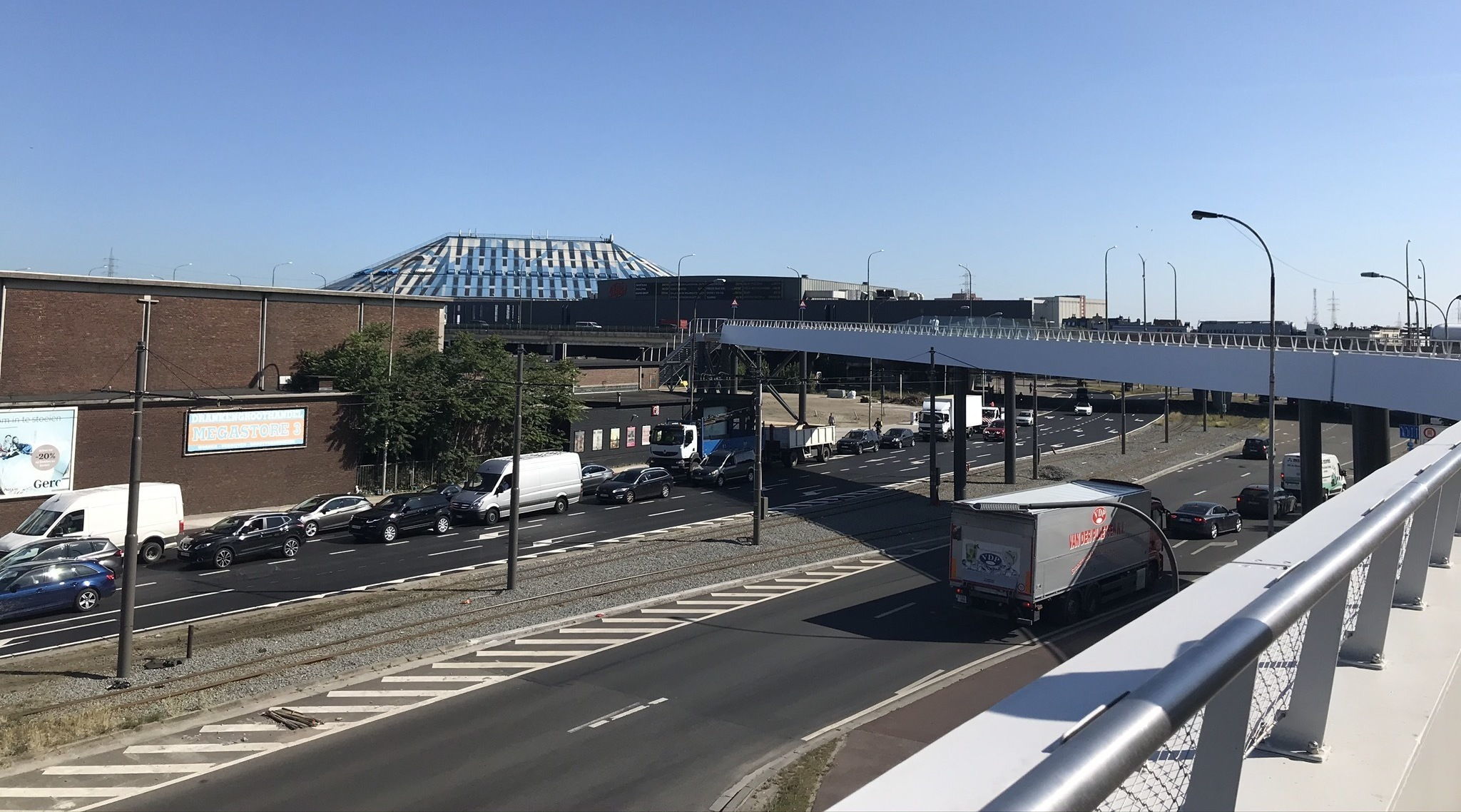 Via de passerelle Schijnpoort kan u als voetganger op een veilige manier zowel de Noordersingel als de Schijnpoortweg oversteken.