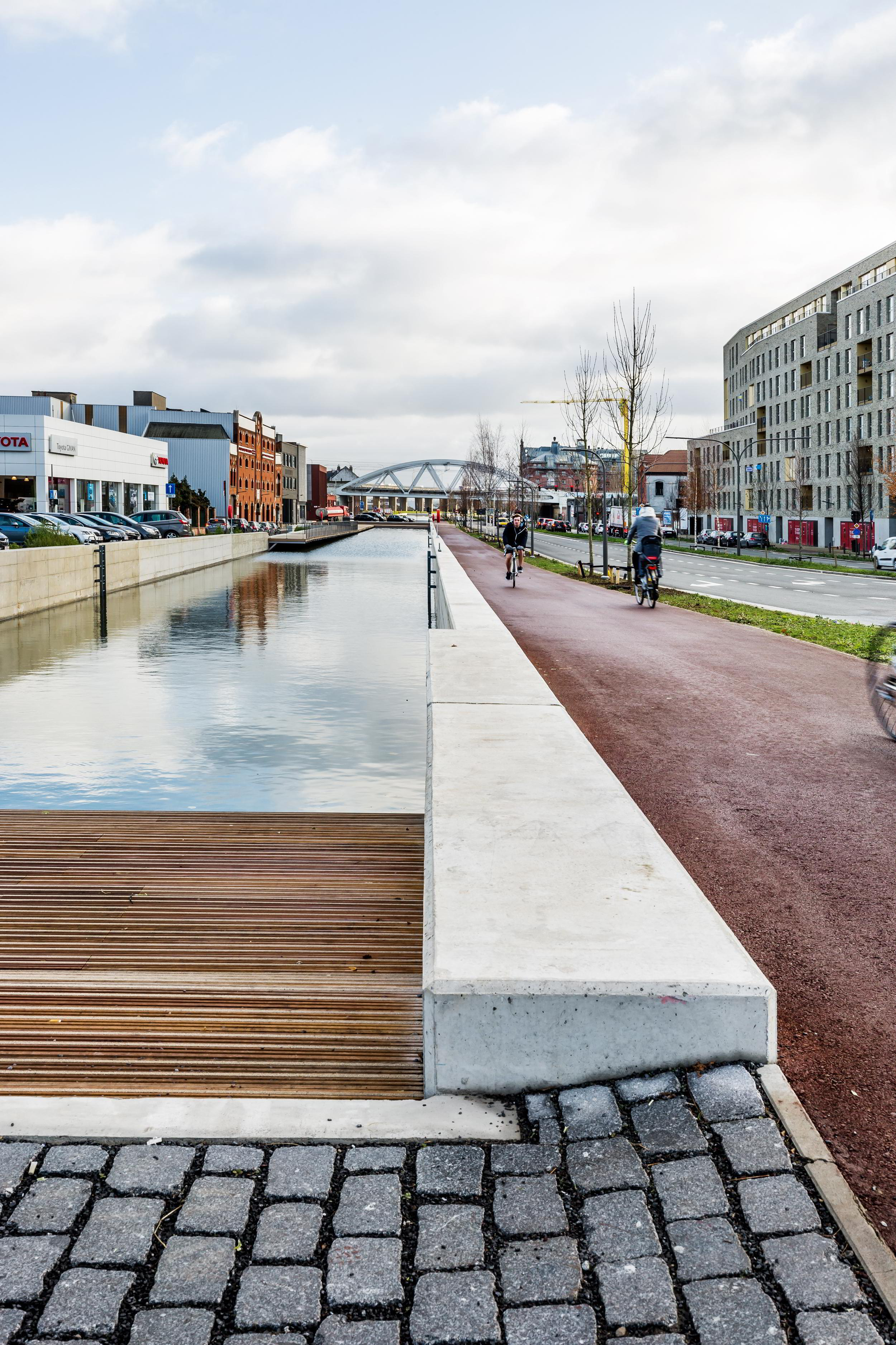 Het nieuwe kanaal in de IJzerlaan.
