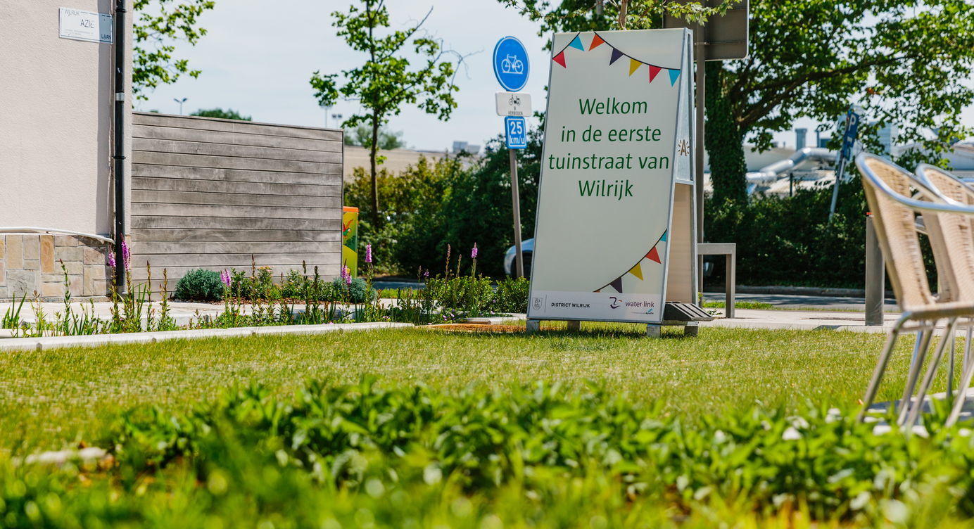Opening tuinstraat Aziëlaan.