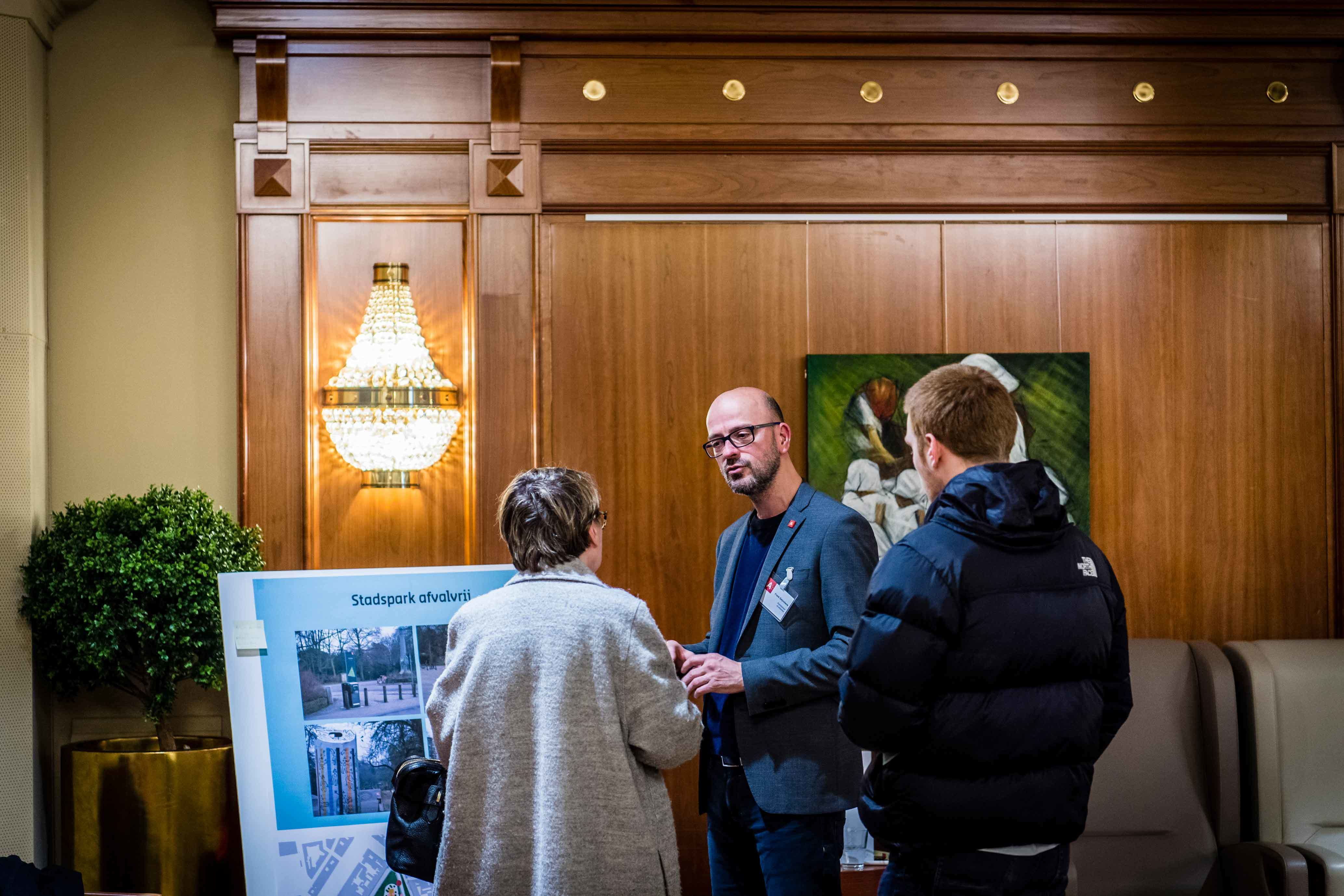 Geïnteresseerde bewoners konden terecht bij verschillende experten om meer informatie te krijgen over de toekomst van het Stadspark.