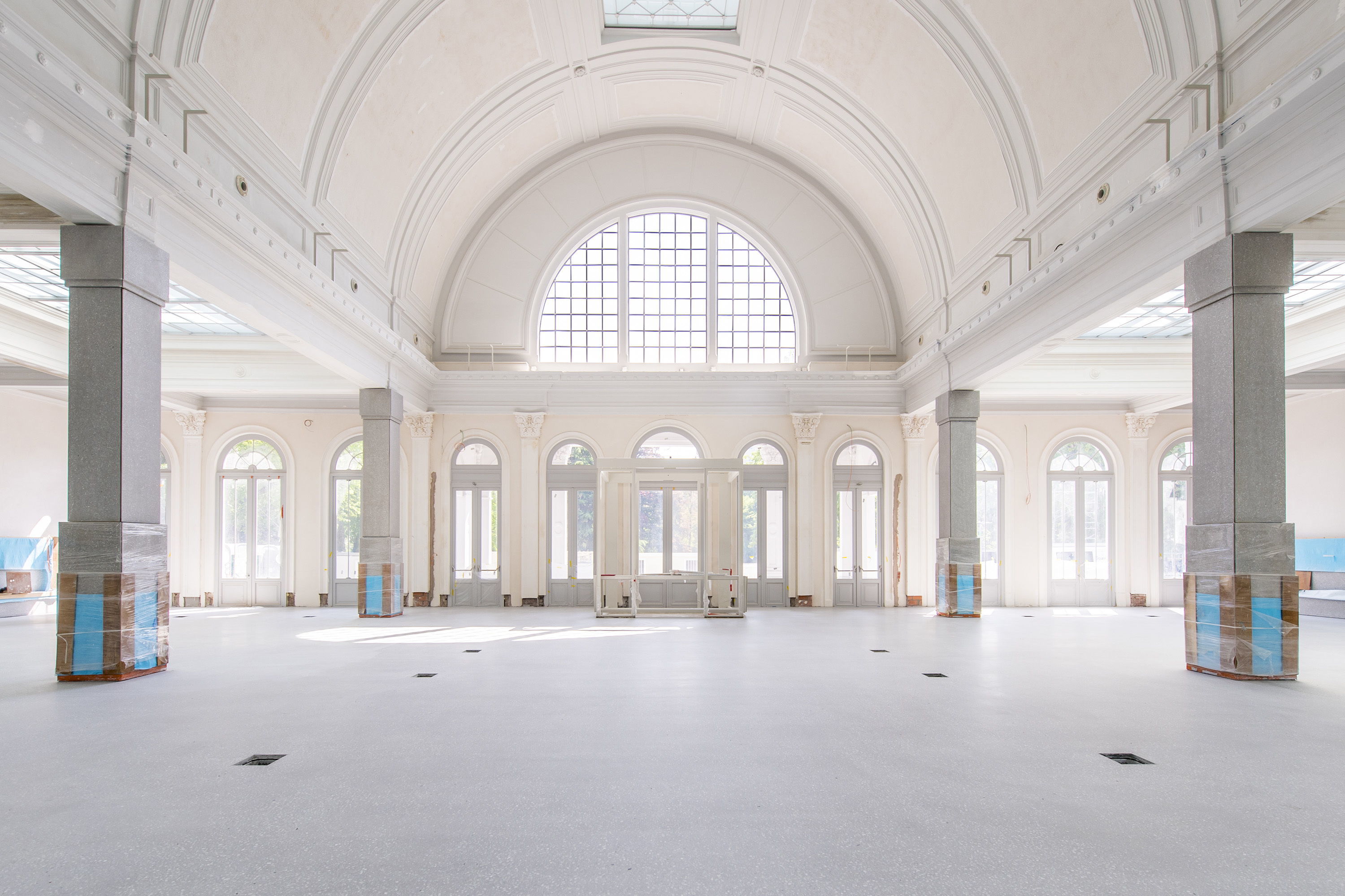 Zaal harmonie kreeg een terrazzovloer.